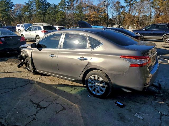 Nissan Sentra S Image 2