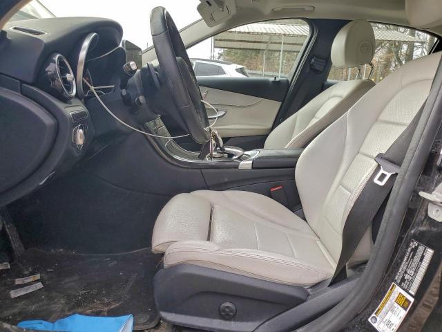 Mercedes-Benz C-Class 300 Image 2