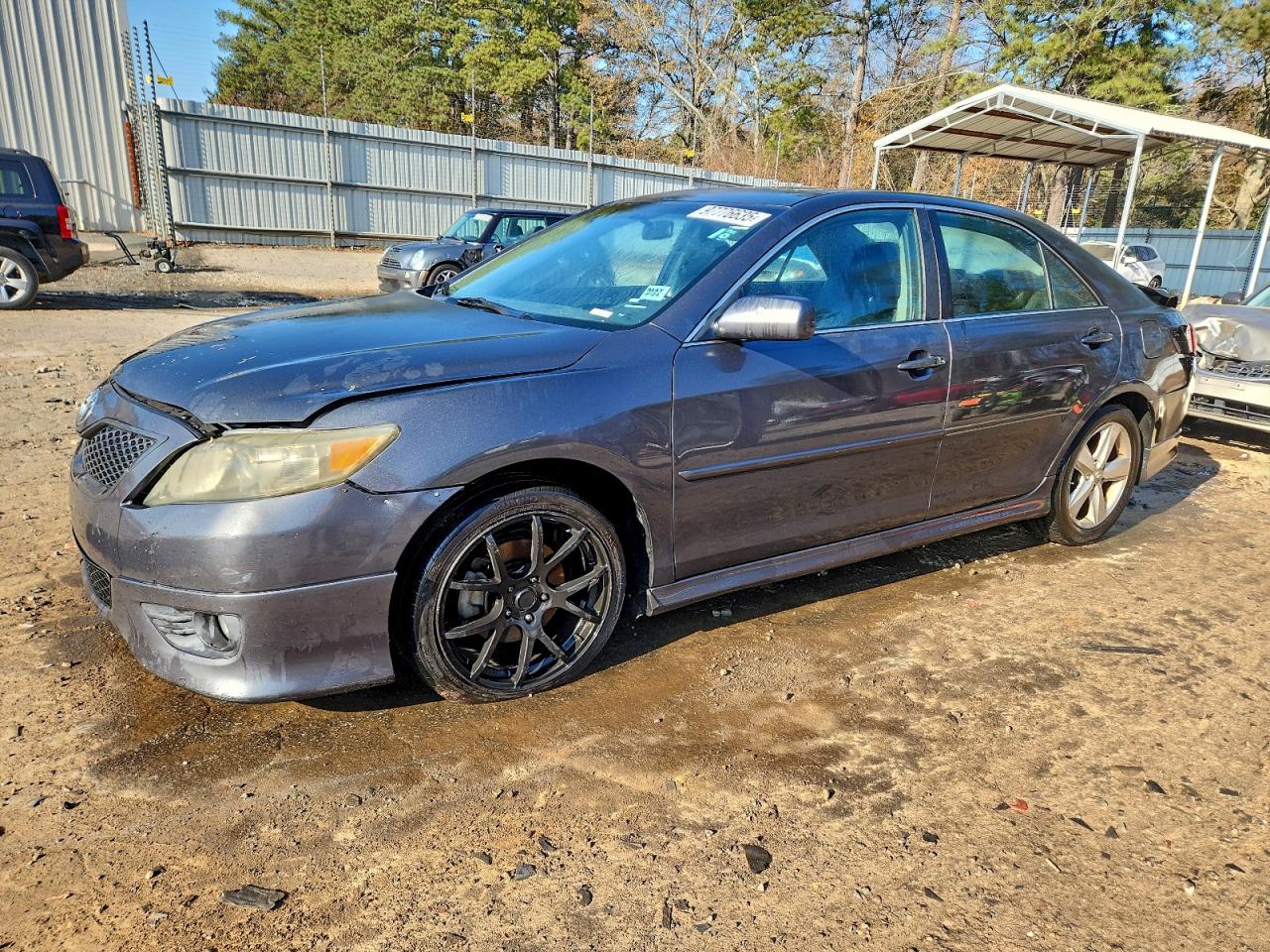 Toyota Camry Base Image 1