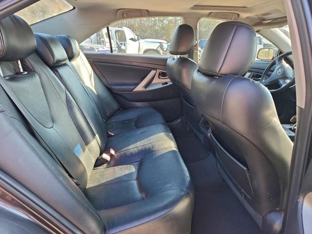 Toyota Camry Base Image 7