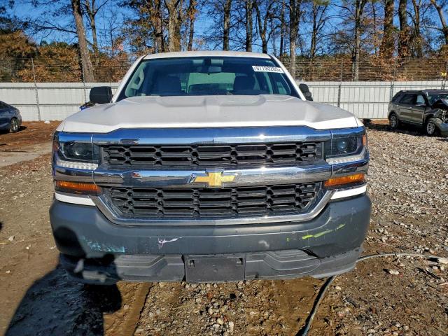 Chevrolet Silverado C1500 Image 2