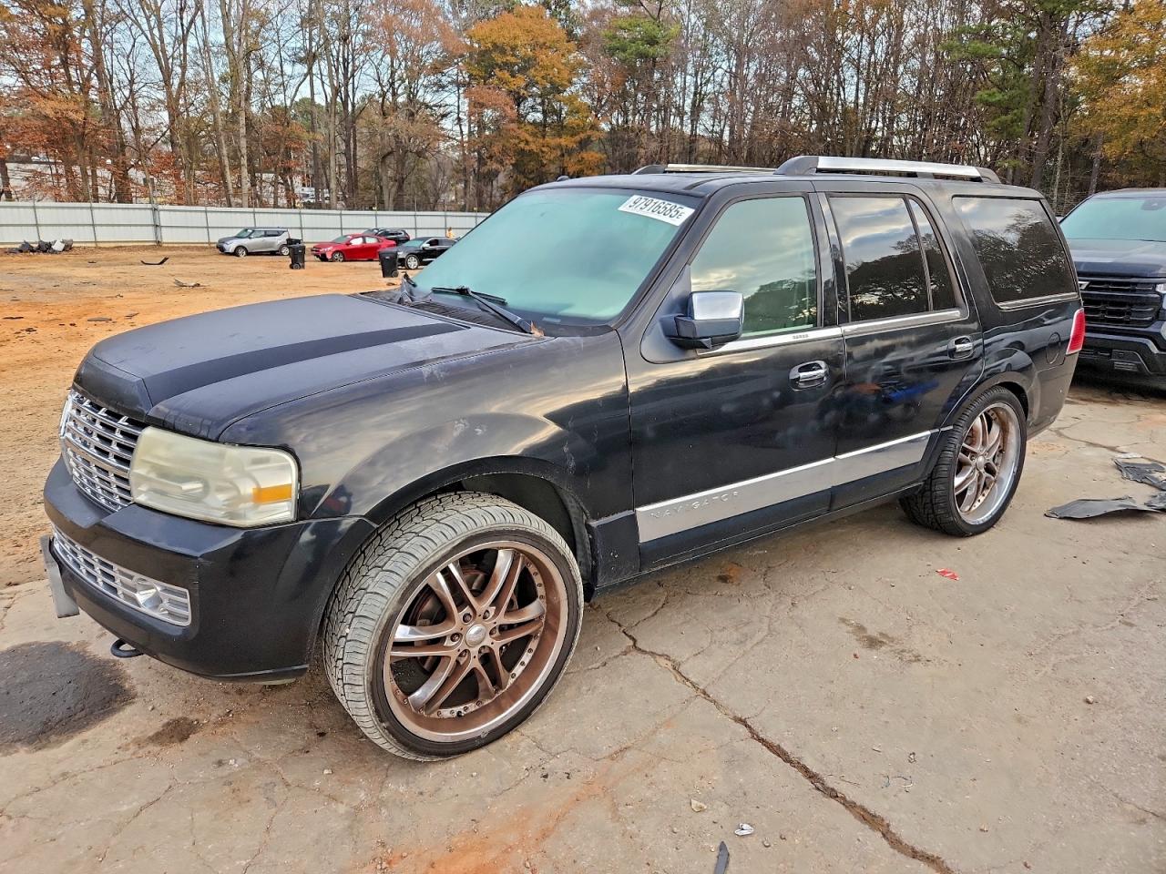 Lincoln Navigator Image 1