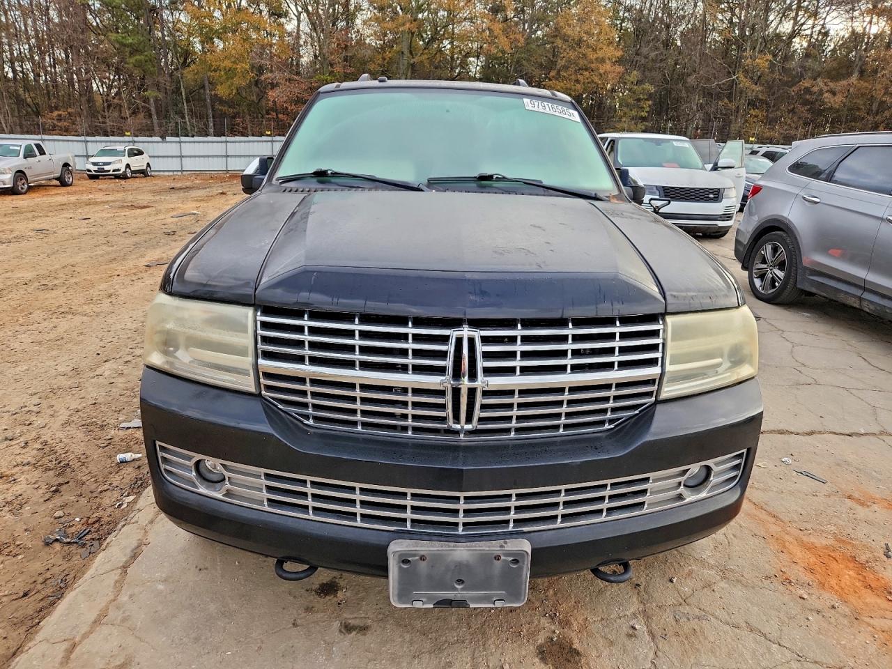 Lincoln Navigator Image 7