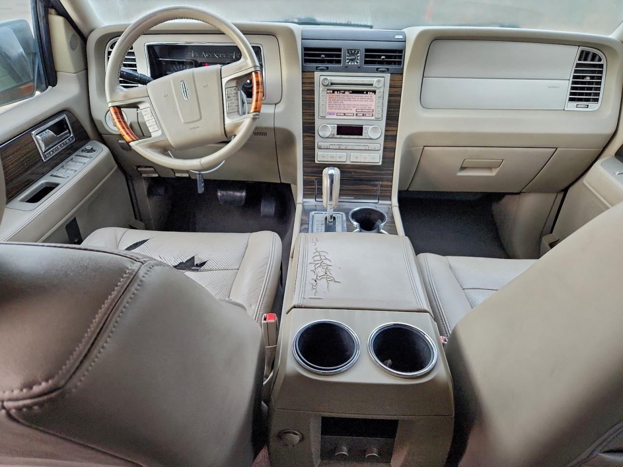 Lincoln Navigator Image 5