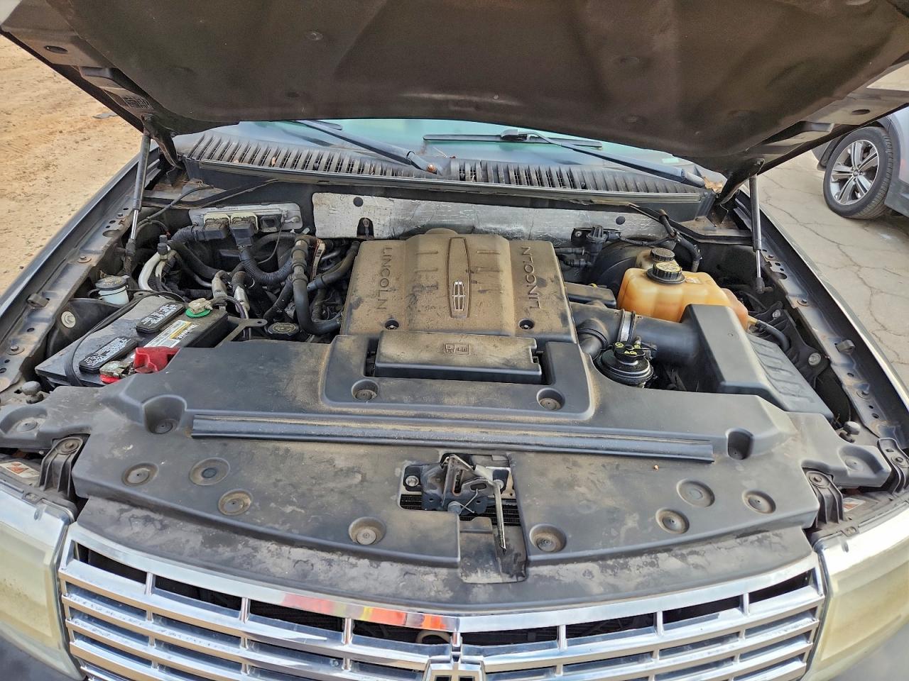 Lincoln Navigator Image 10