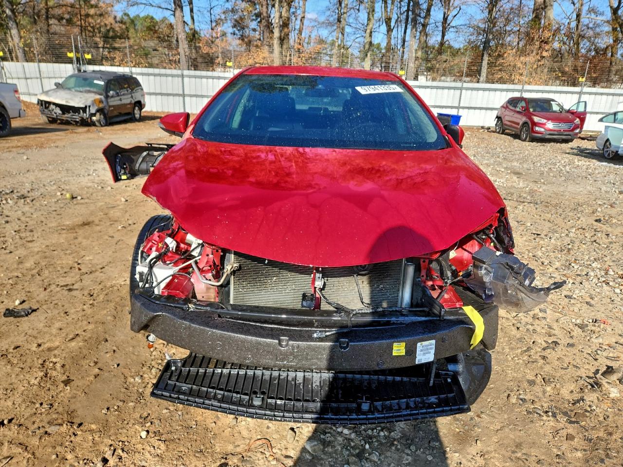 Toyota Corolla L Image 12