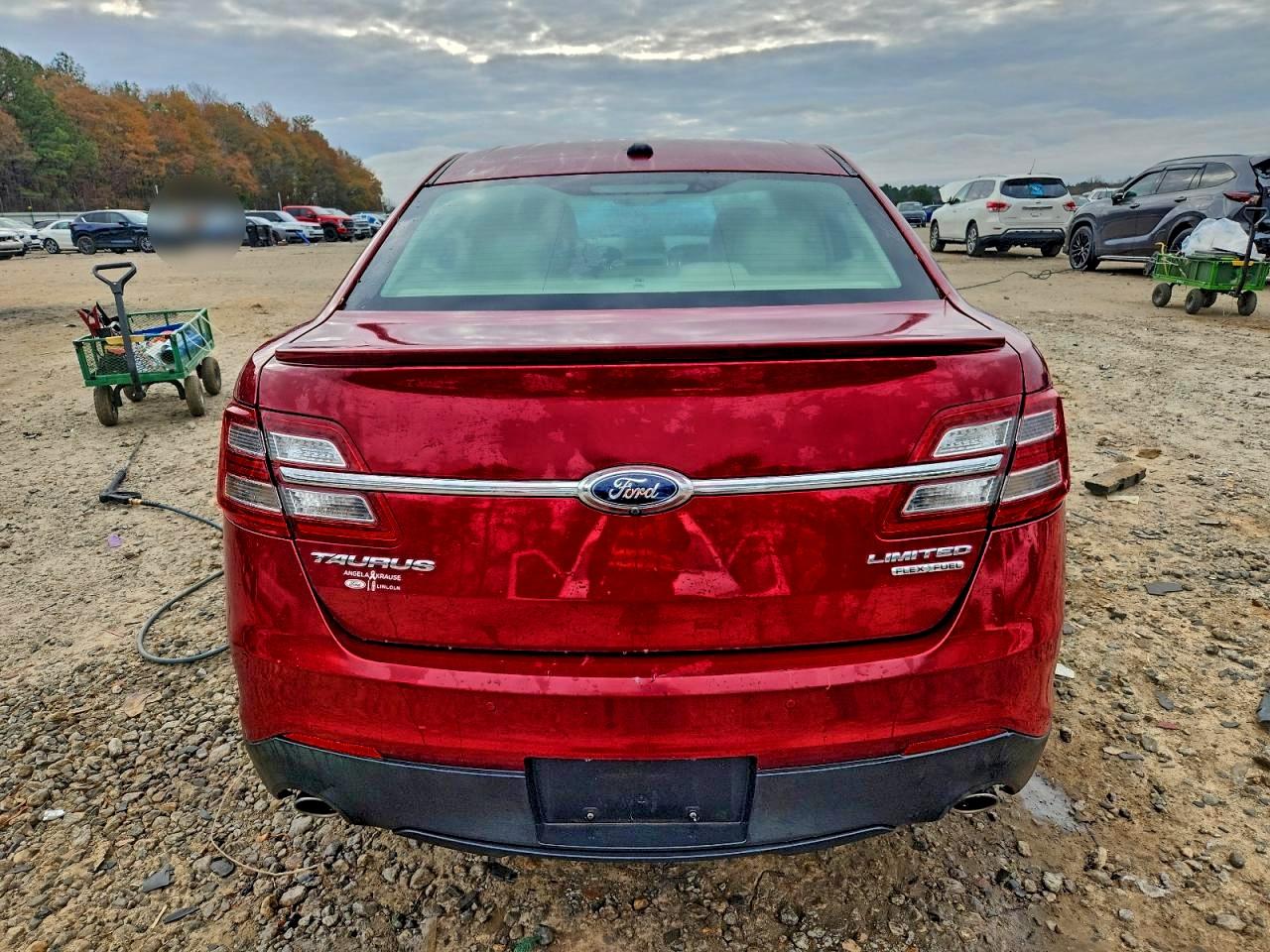 Ford Taurus Limited Image 4
