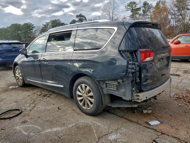 Chrysler Pacifica Touring L Image 14