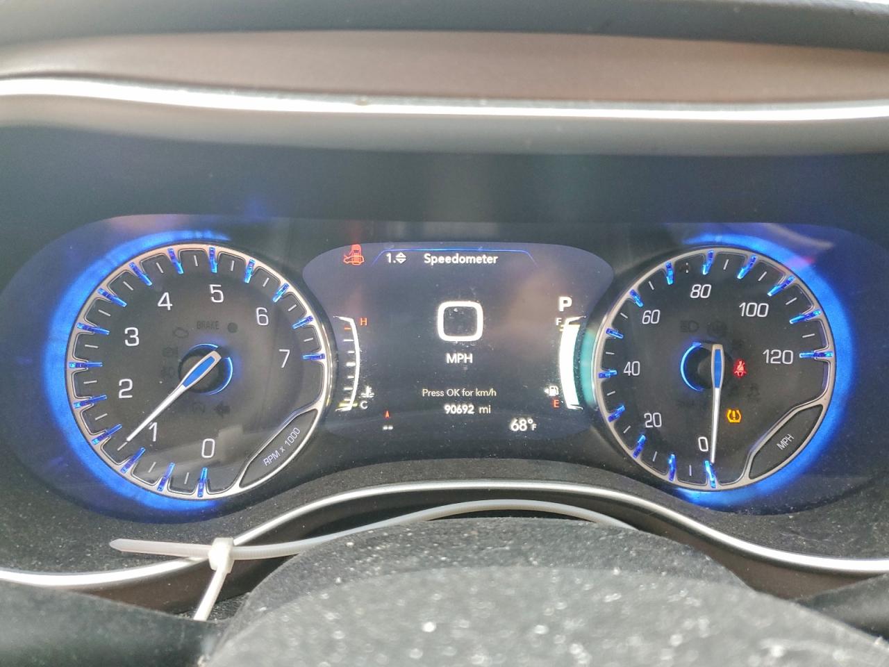 Chrysler Pacifica Touring L Image 6