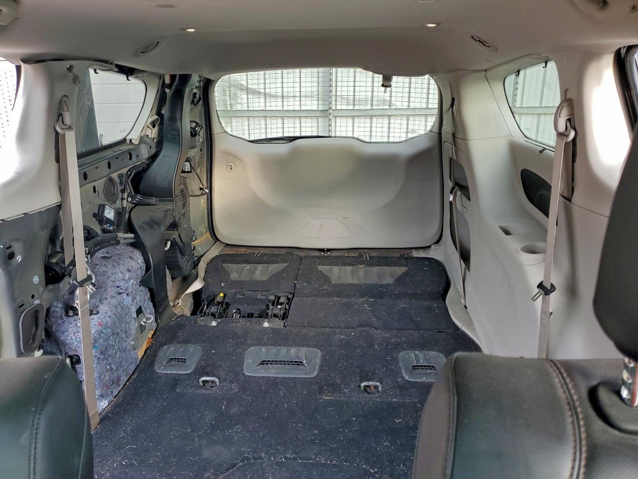 Chrysler Pacifica Touring L Image 9