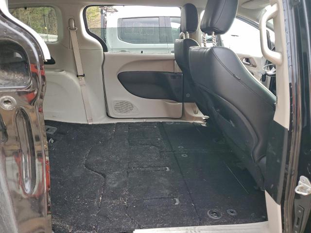 Chrysler Pacifica Touring L Image 2