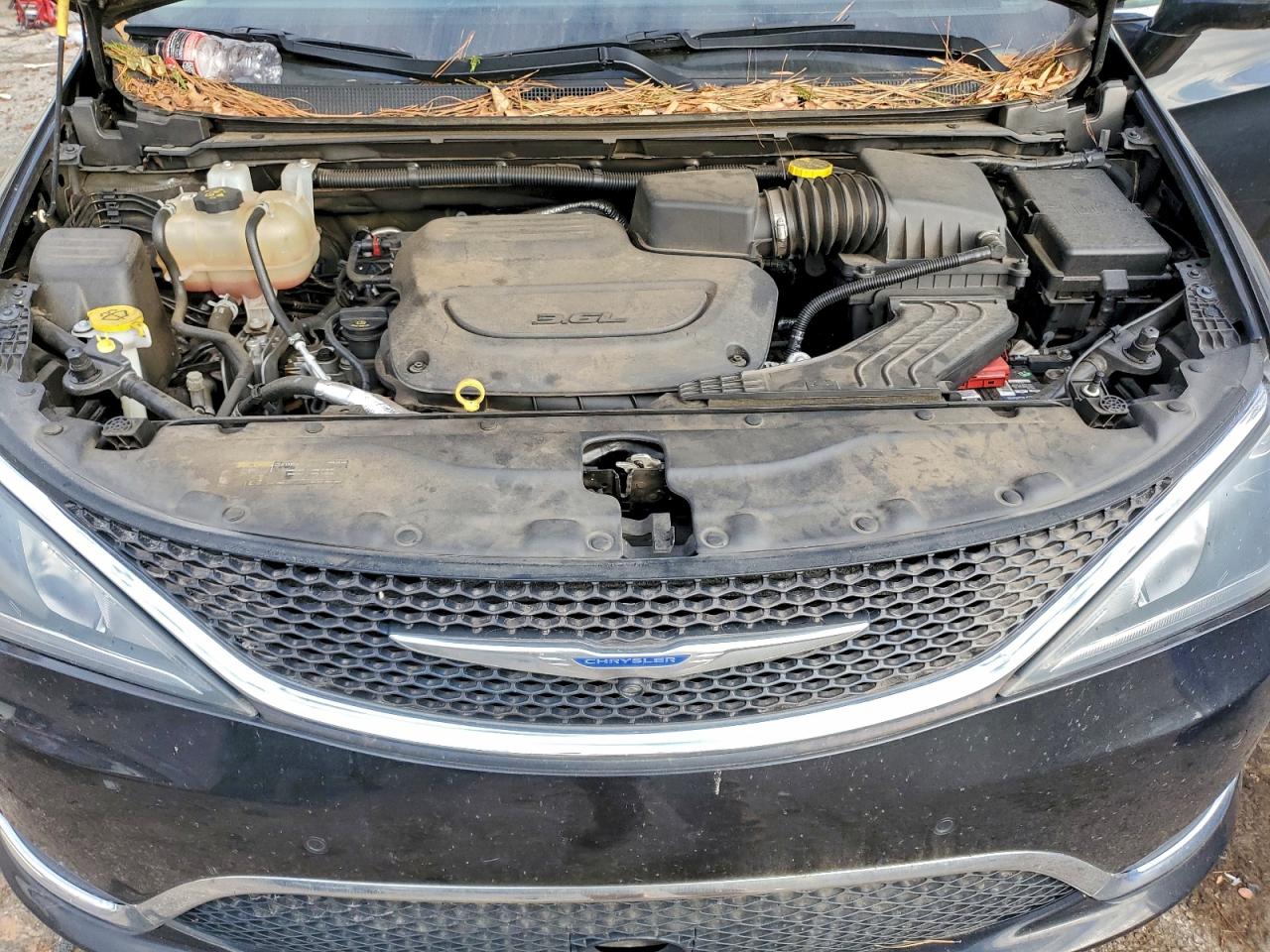 Chrysler Pacifica Touring L Image 12