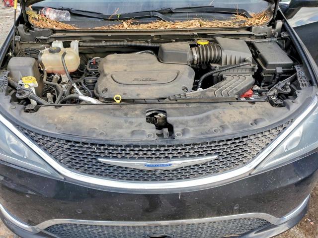 Chrysler Pacifica Touring L Image 12