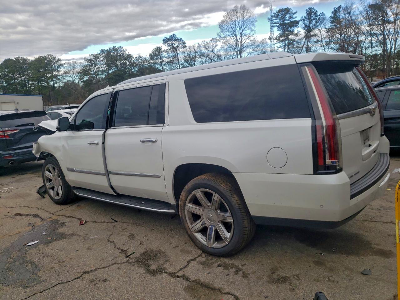 Cadillac Escalade Esv Luxury Image 3