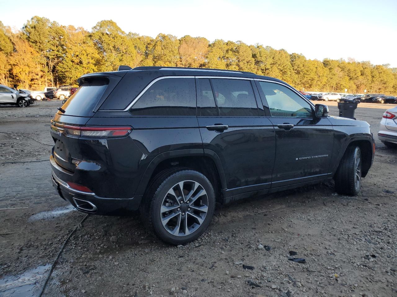 Jeep Grand Cherokee Overland Image 11