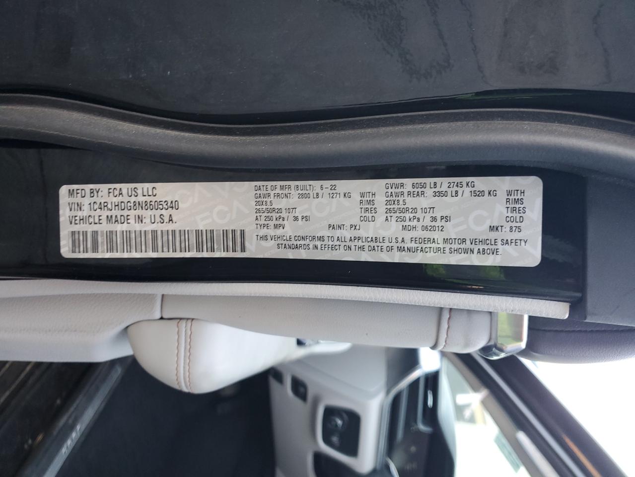 Jeep Grand Cherokee Overland Image 12