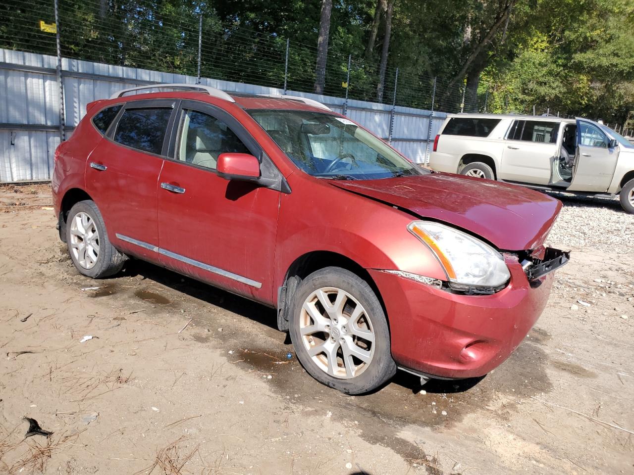Nissan Rogue S Image 3