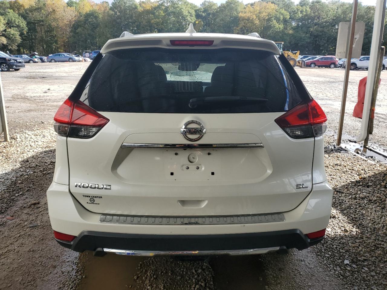 Nissan Rogue S Image 4