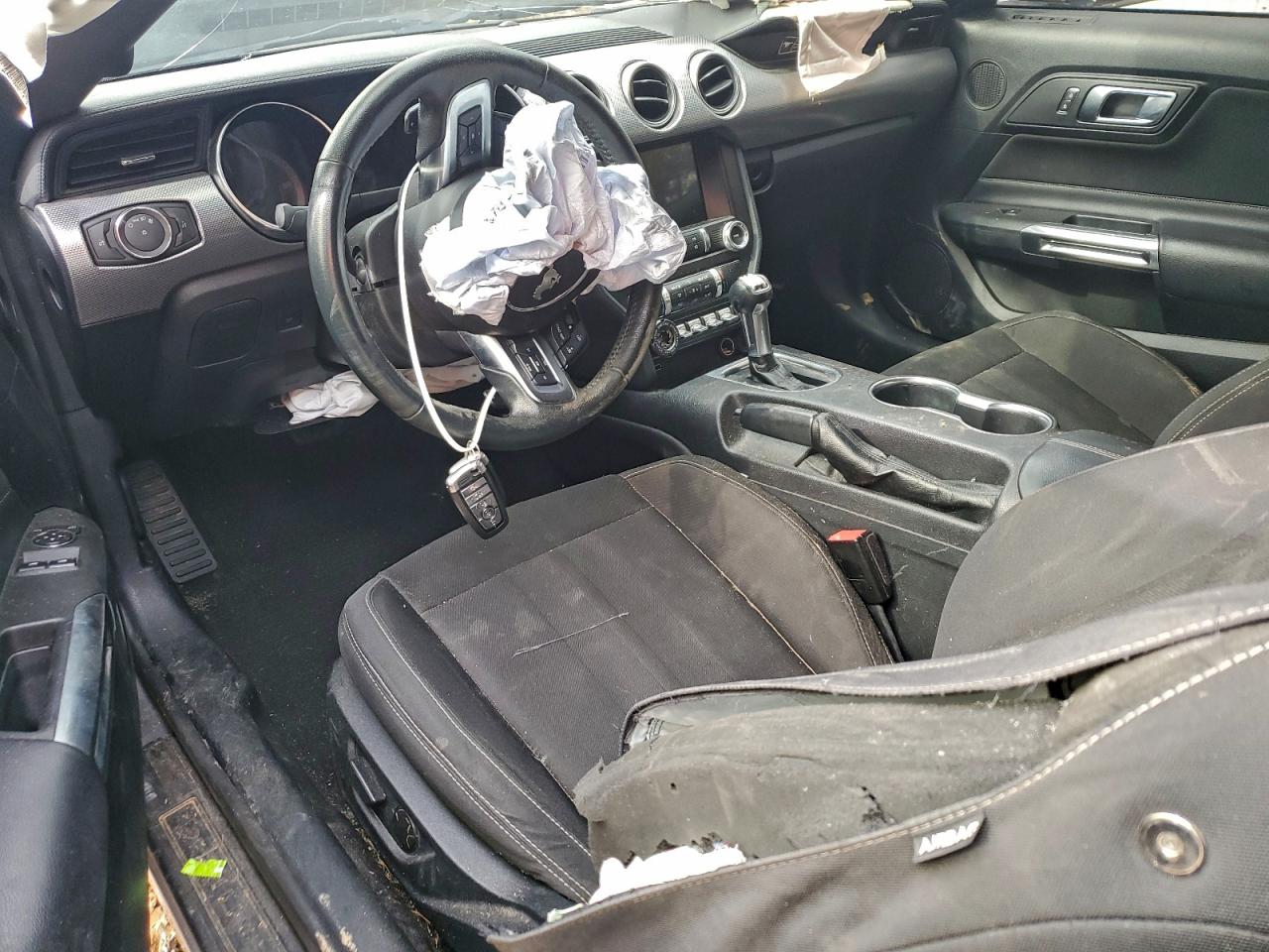 Ford Mustang Image 12