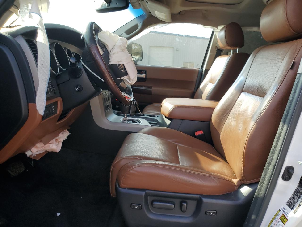 Toyota Sequoia Platinum Image 9