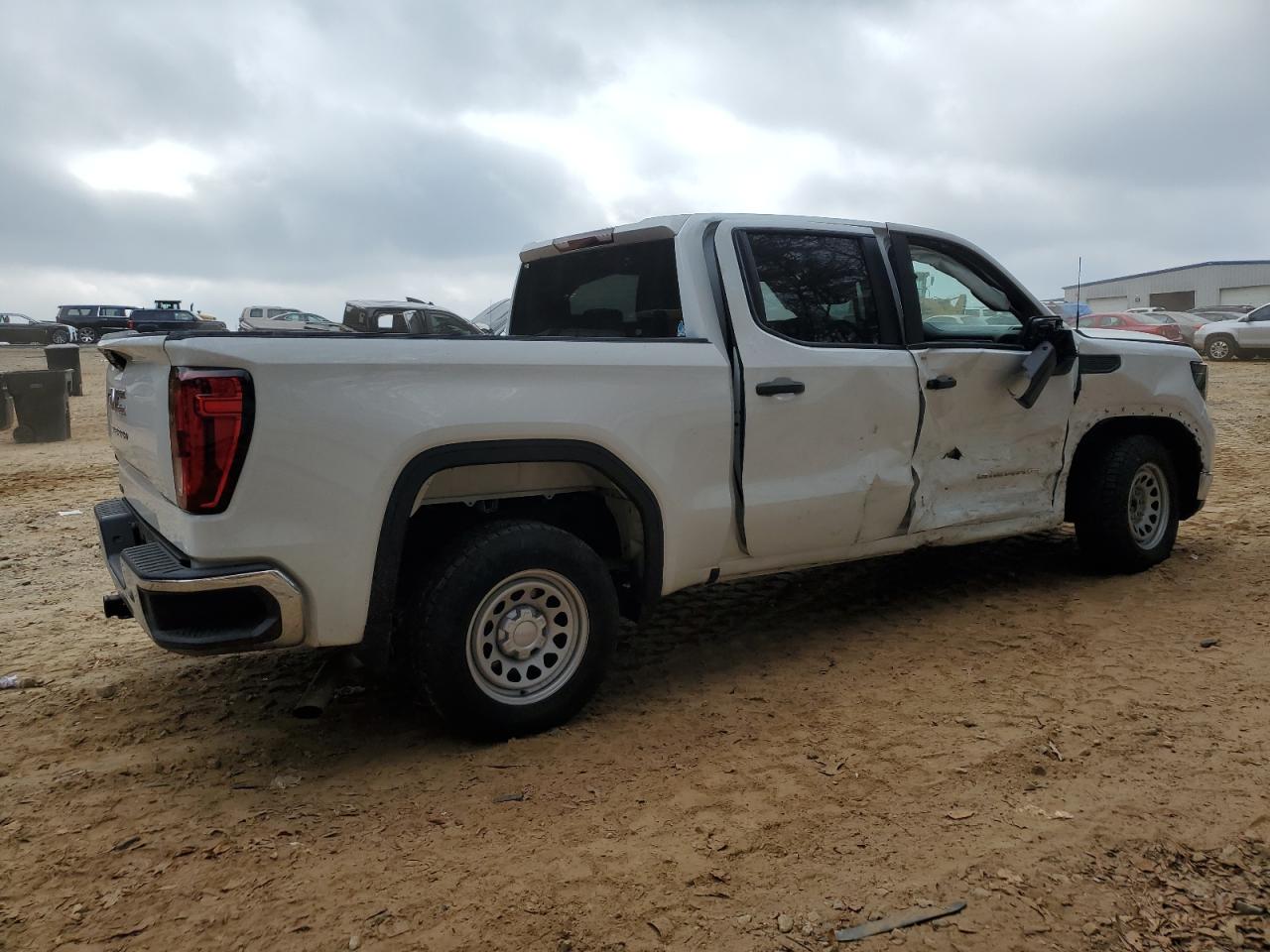 GMC Sierra C1500 Image 2