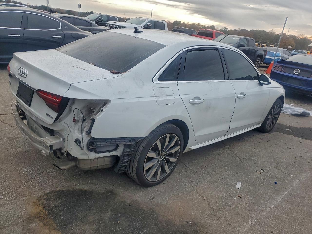 Audi A4 Premium 40 Image 4