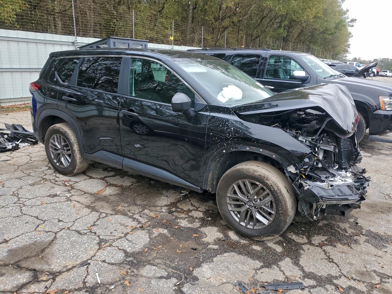 Nissan Rogue S Image 4