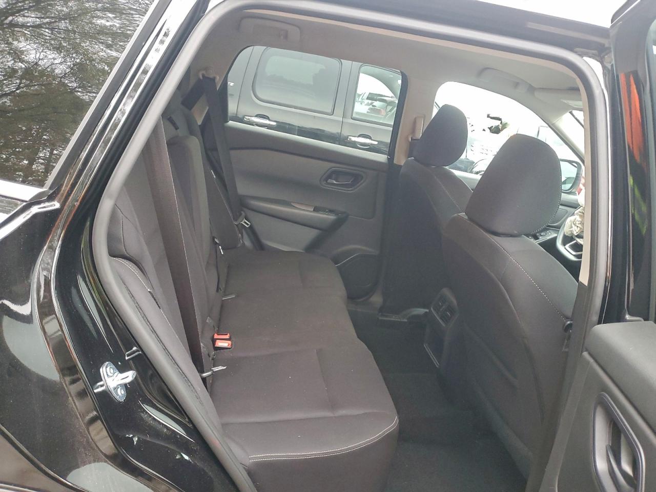 Nissan Rogue S Image 8