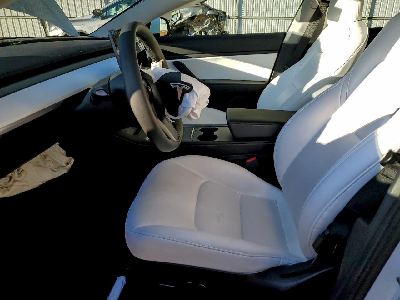 Tesla Model 3 Image 5