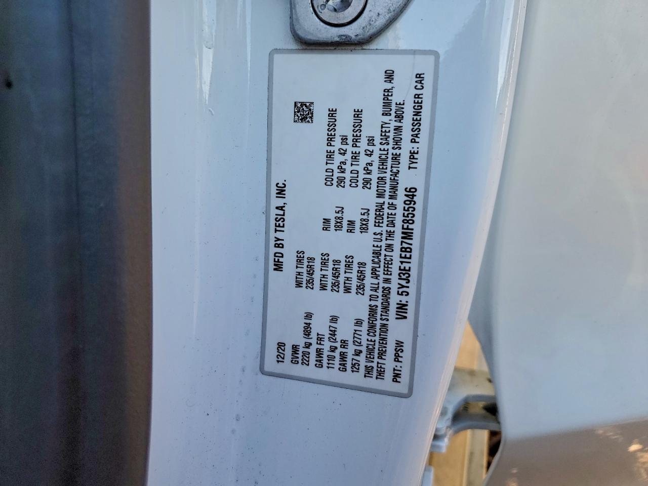 Tesla Model 3 Image 12