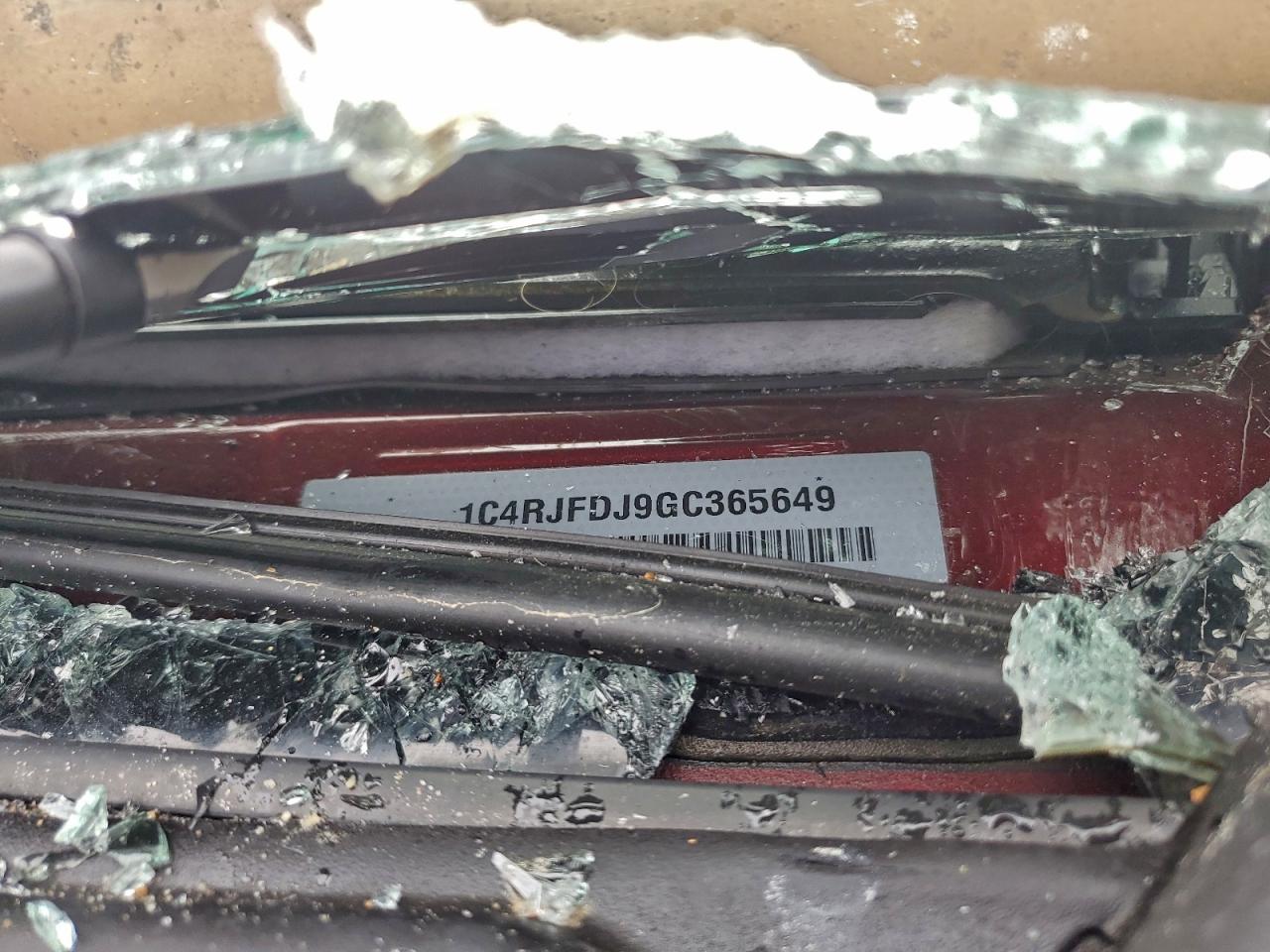 Jeep Grand Cherokee Srt-8 Image 12