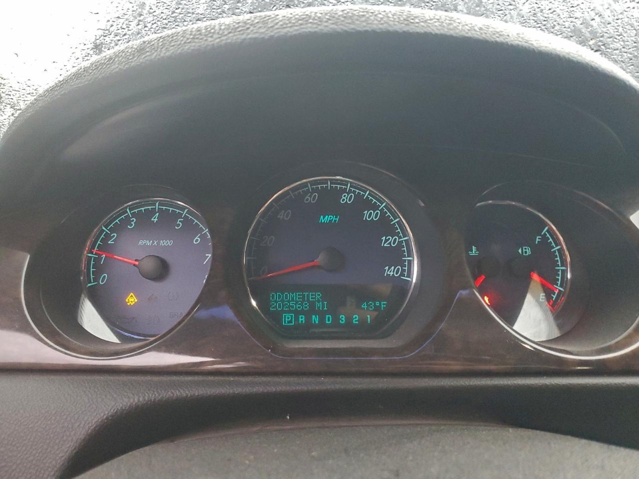 Buick Lucerne Cxs Image 10