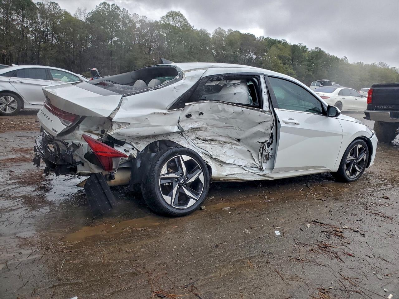 Hyundai ELANTRA Limited Image 13