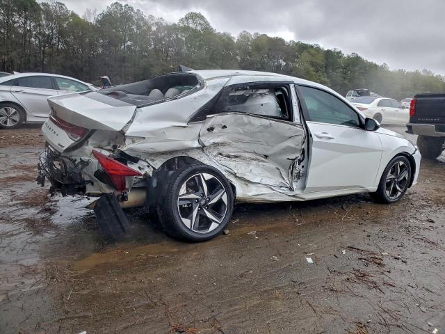 Hyundai ELANTRA Limited Image 13