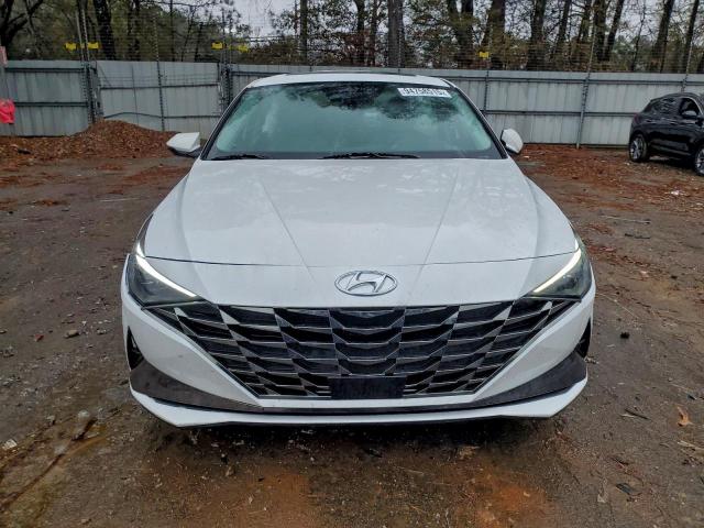 Hyundai ELANTRA Limited Image 5