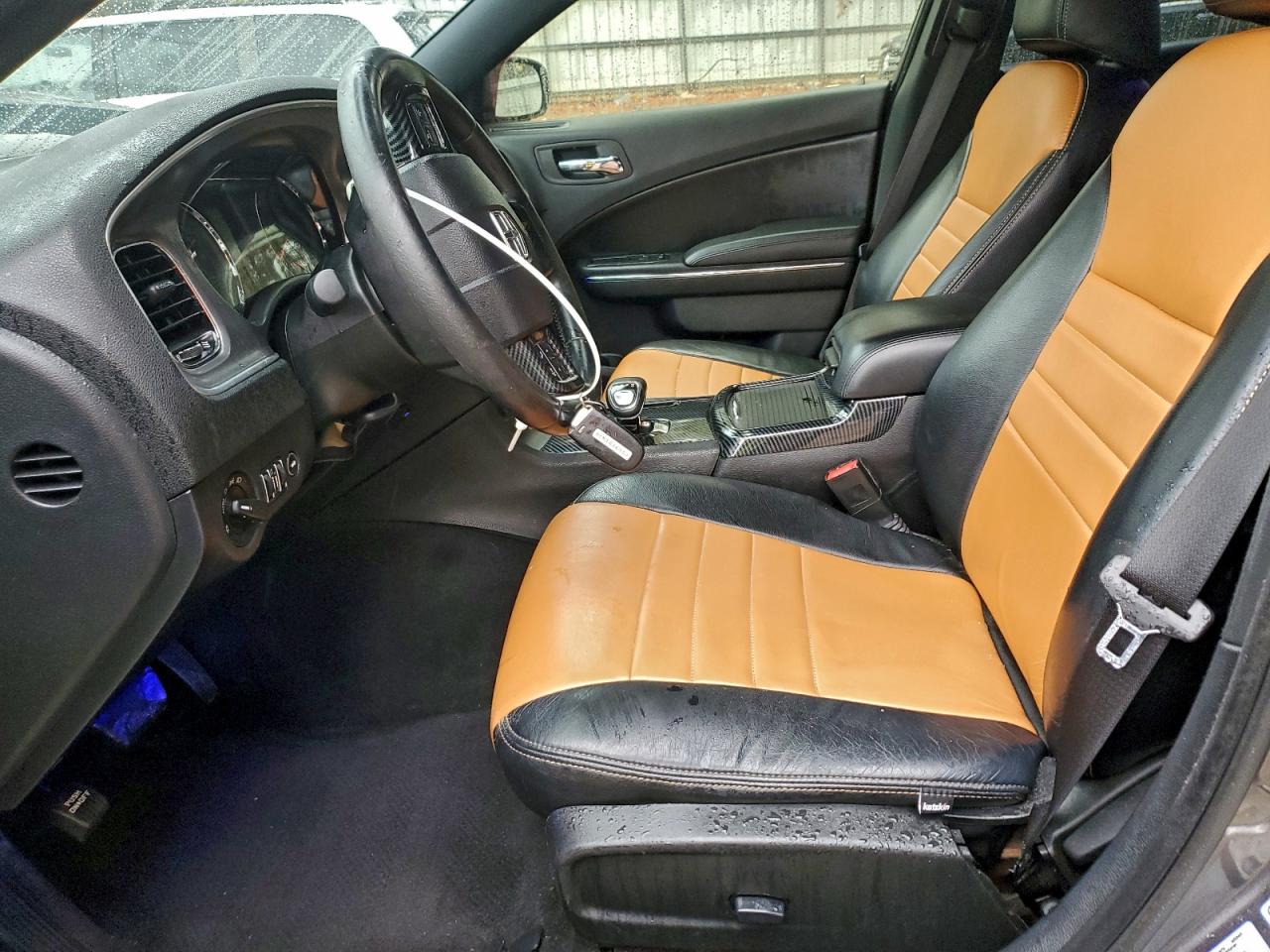 Dodge Charger Se Image 5