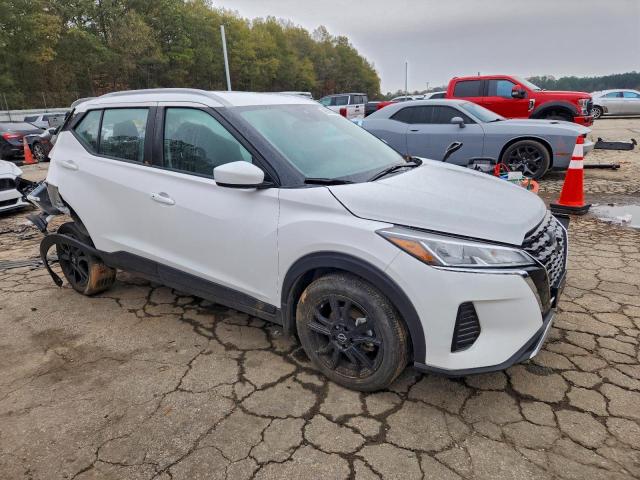 Nissan Kicks Sv Image 5