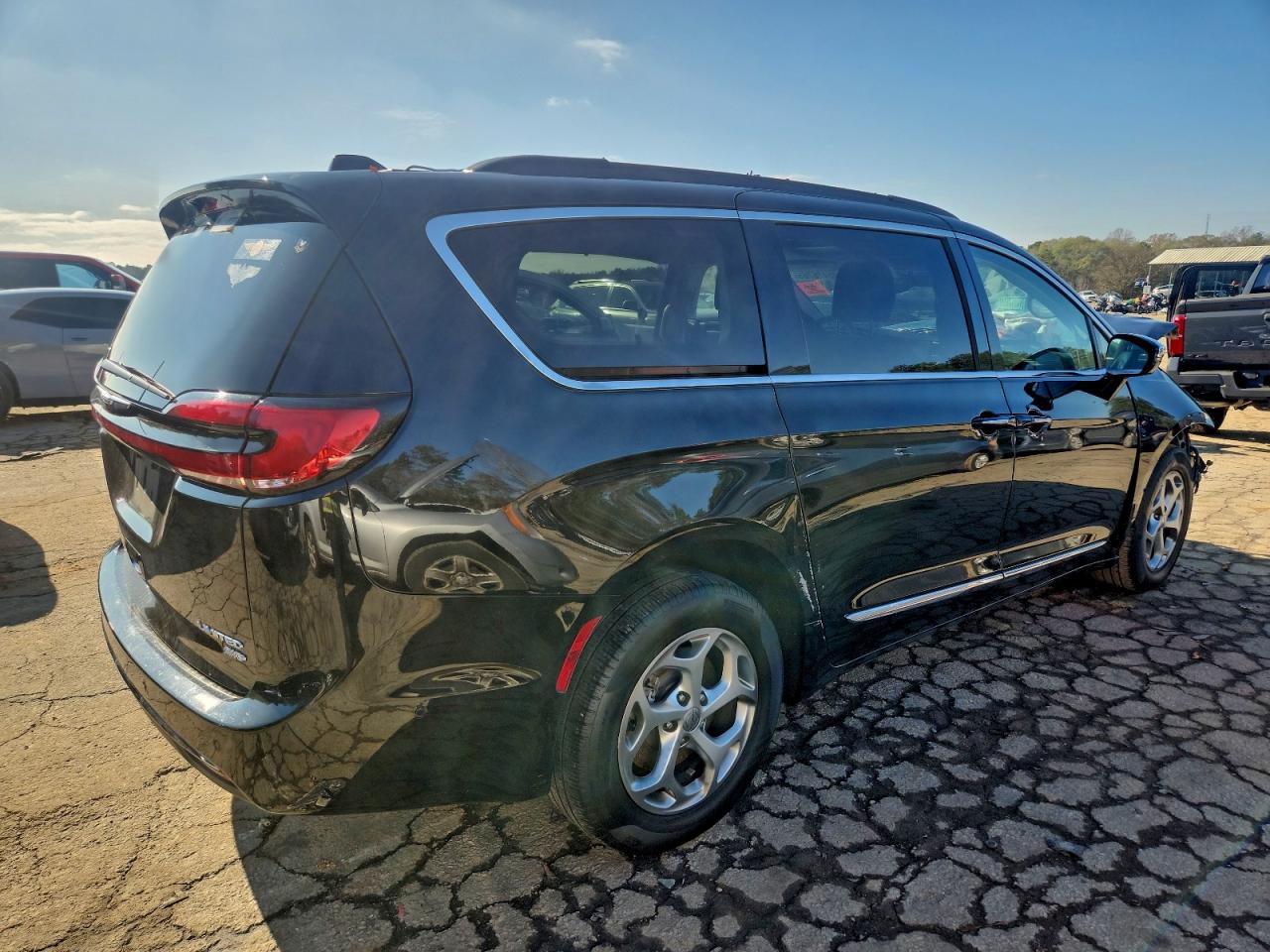 Chrysler Pacifica Limited Image 6