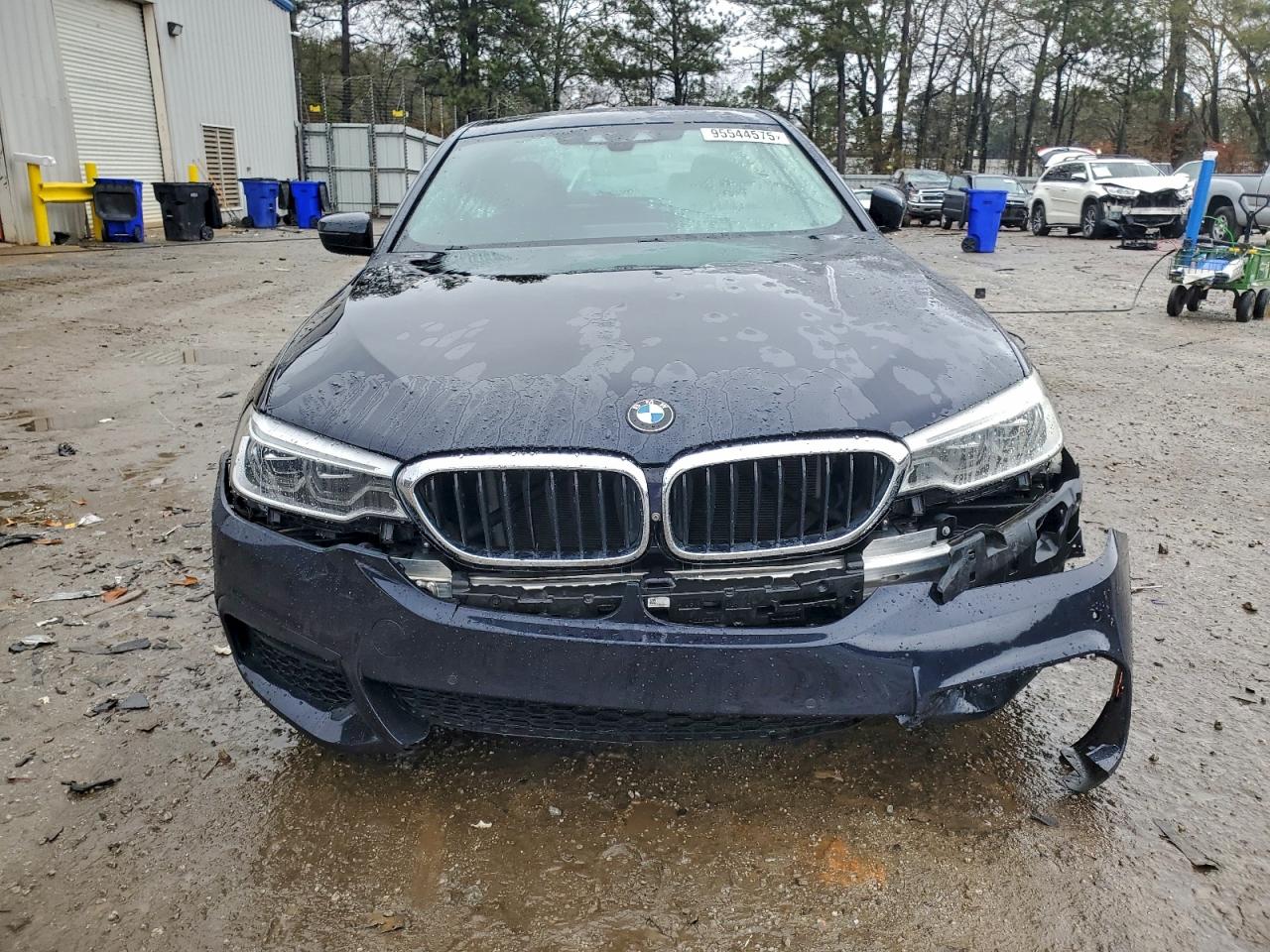 BMW 5 Series I Image 11