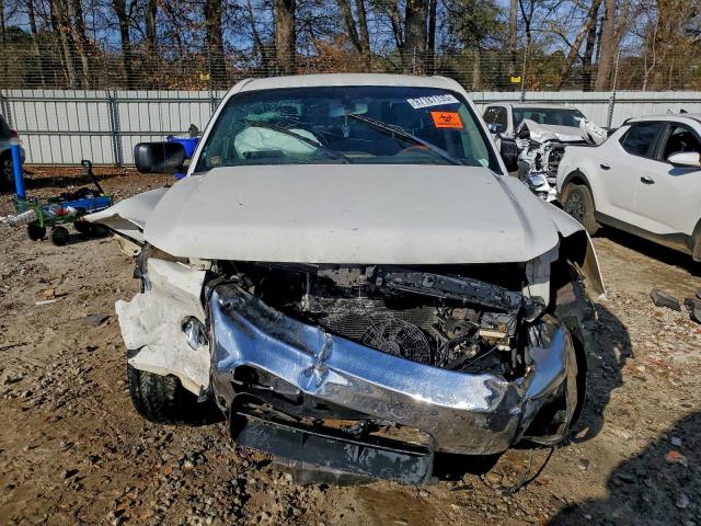 Nissan Titan Xe Image 5