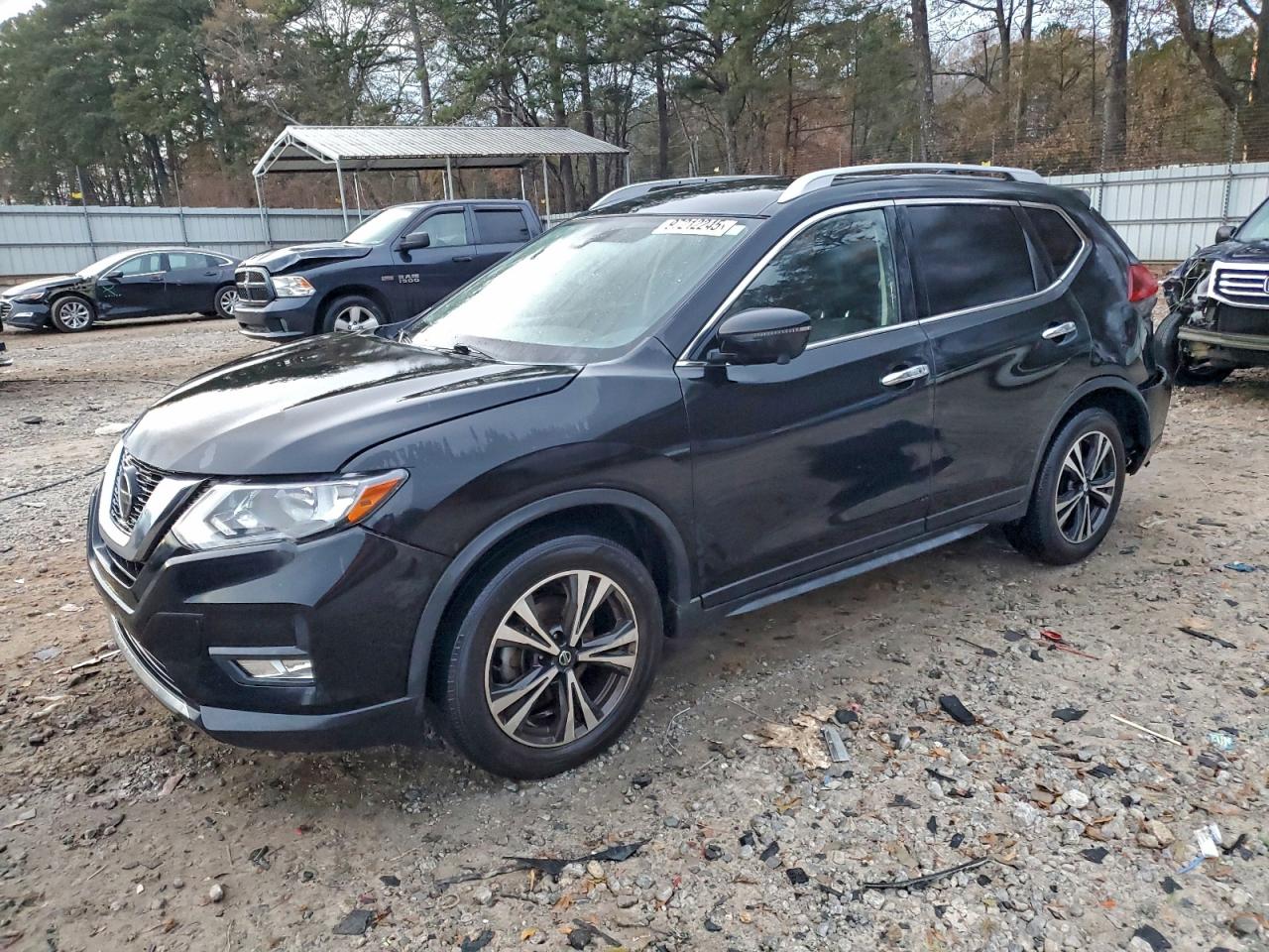Nissan Rogue S Image 1