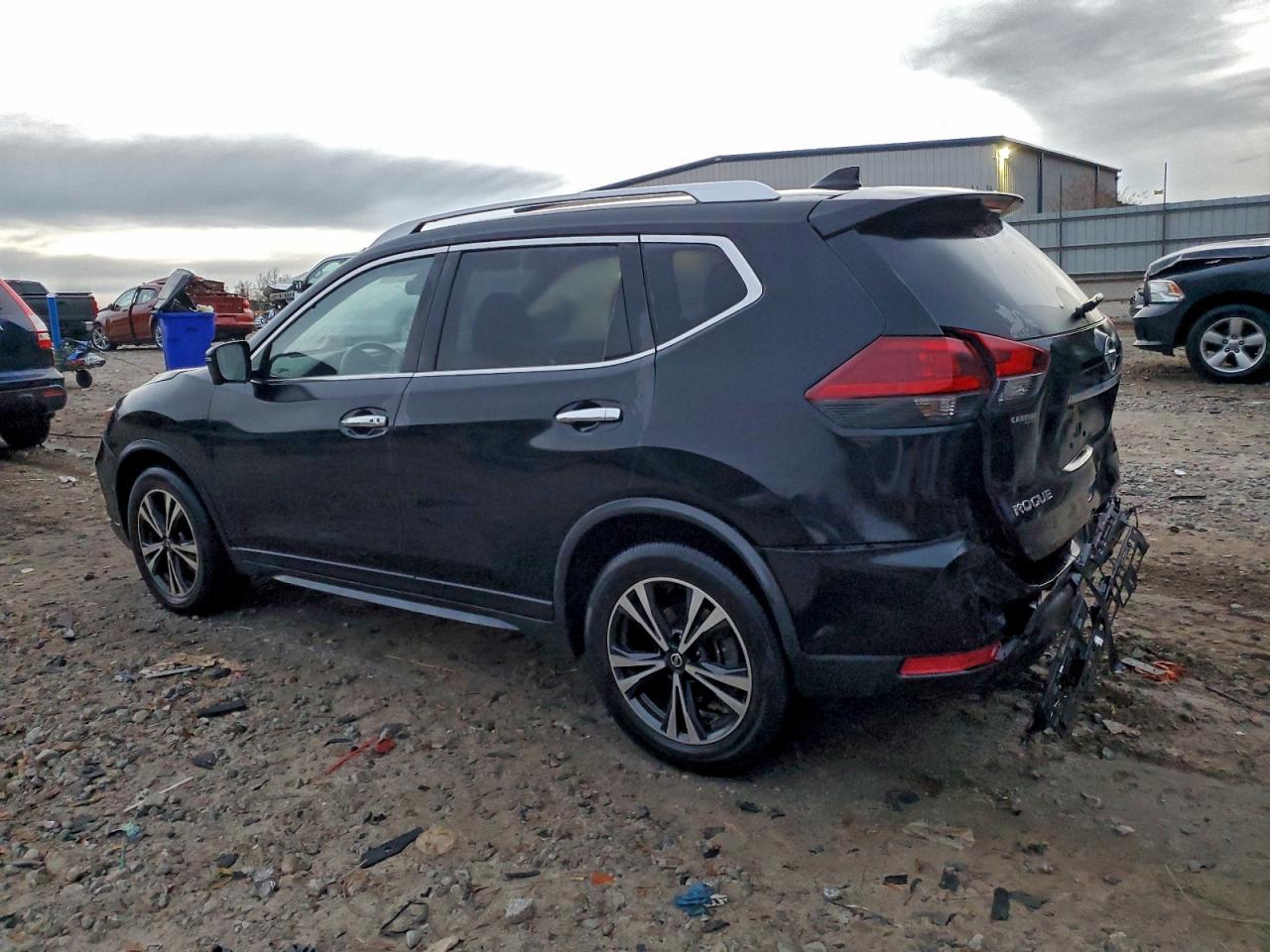 Nissan Rogue S Image 2