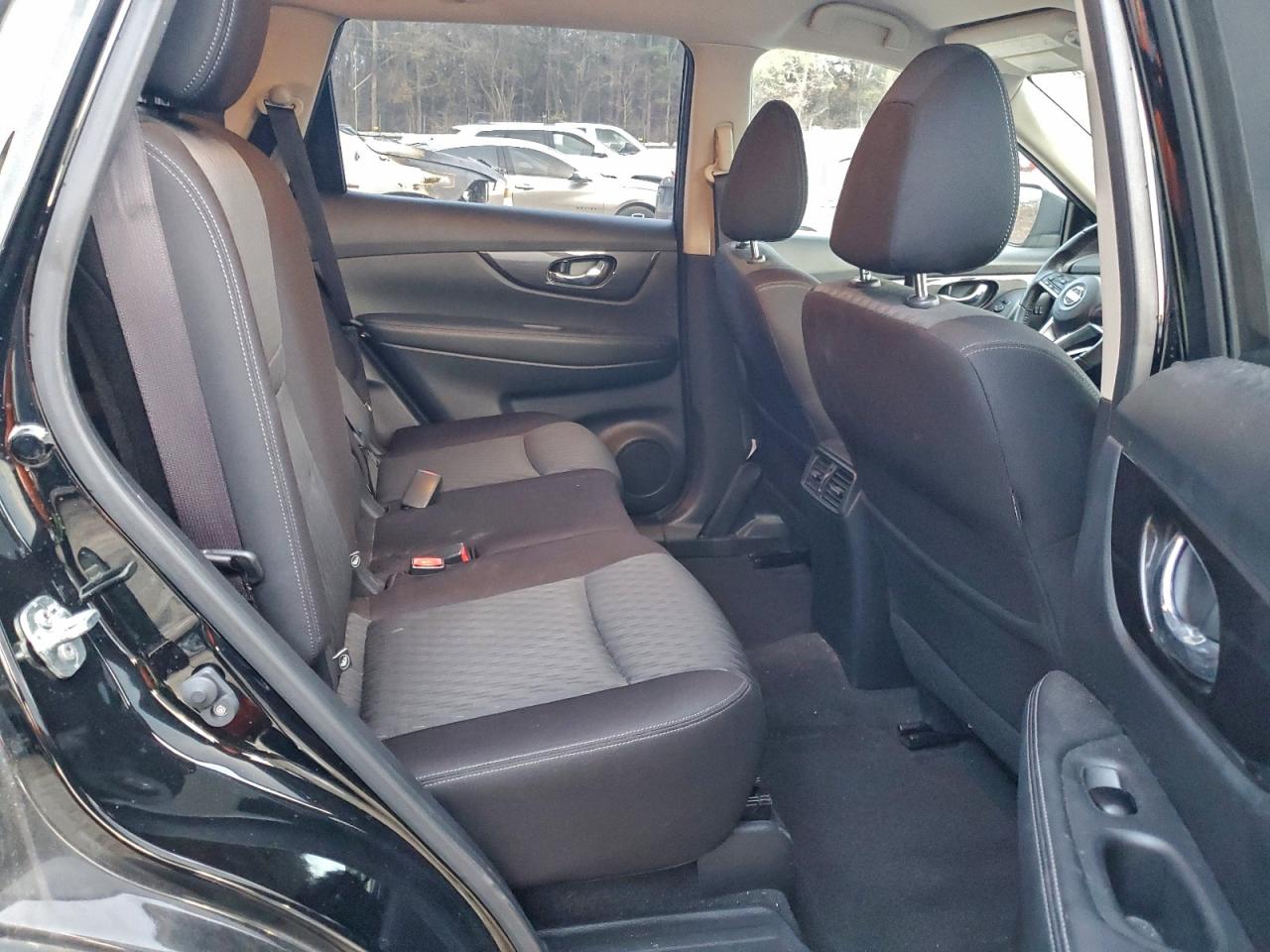 Nissan Rogue S Image 7