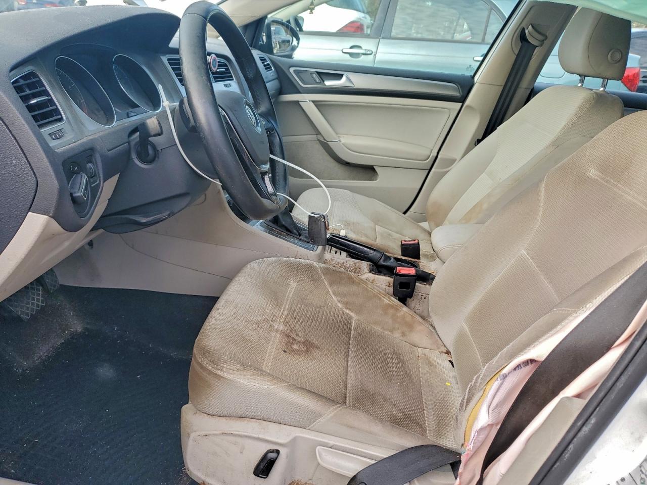 Volkswagen Golf S Image 12