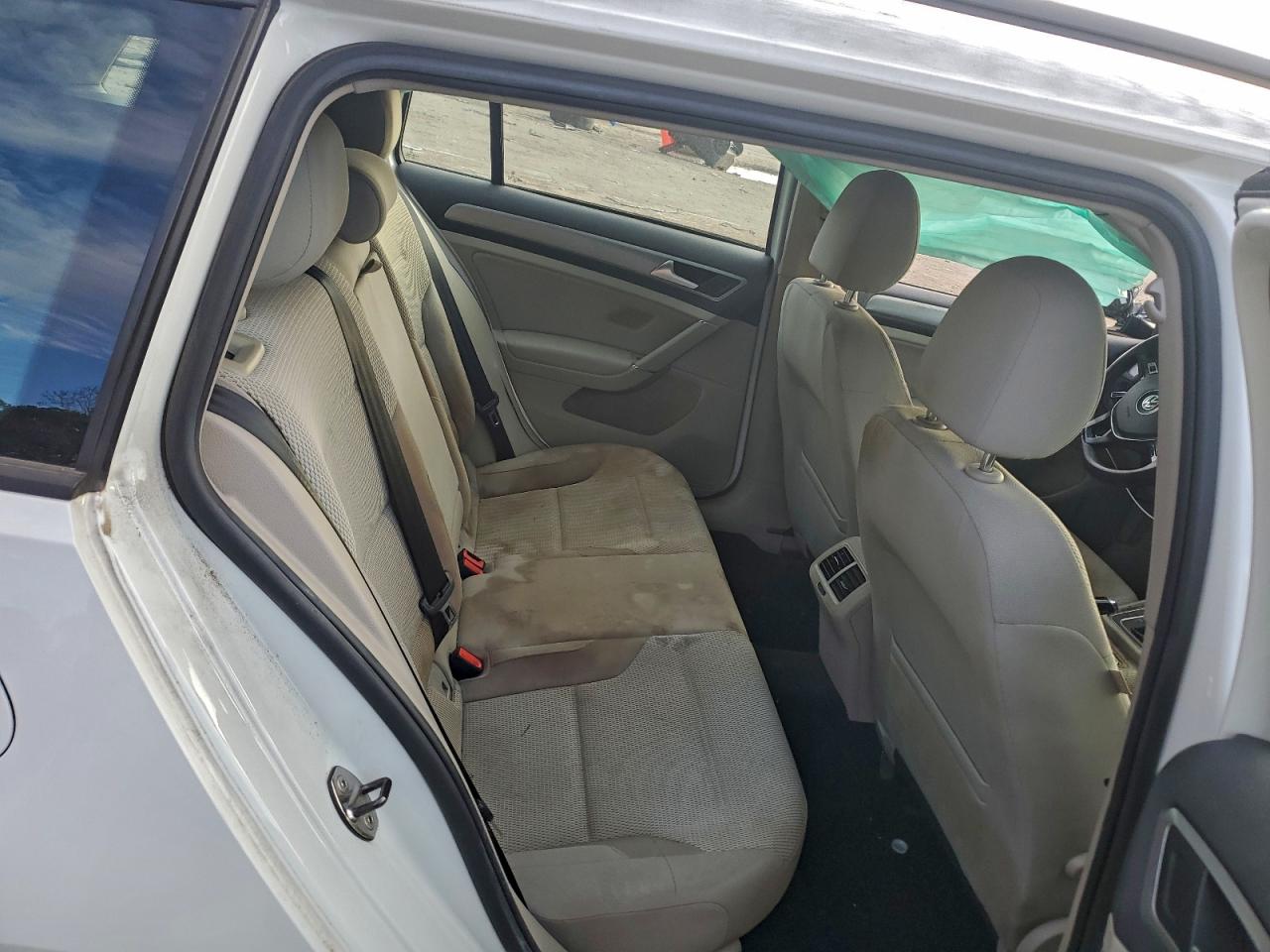 Volkswagen Golf S Image 8