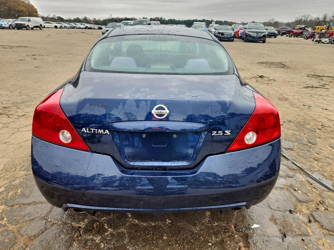 Nissan Altima S Image 6