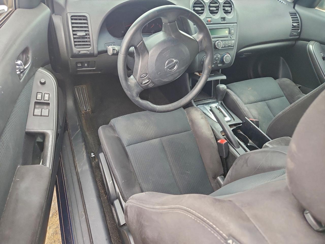 Nissan Altima S Image 8