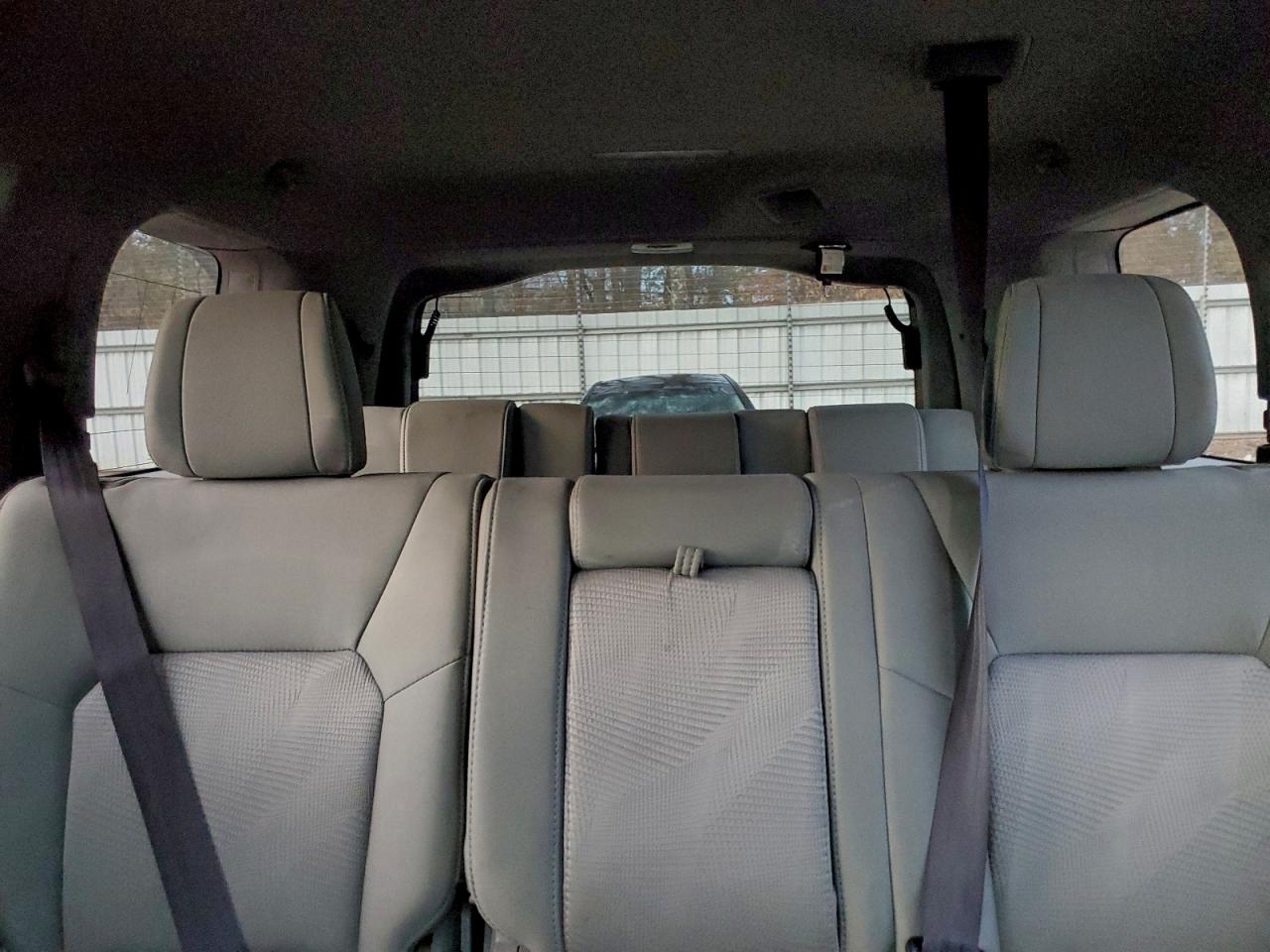 Honda Pilot Lx Image 2