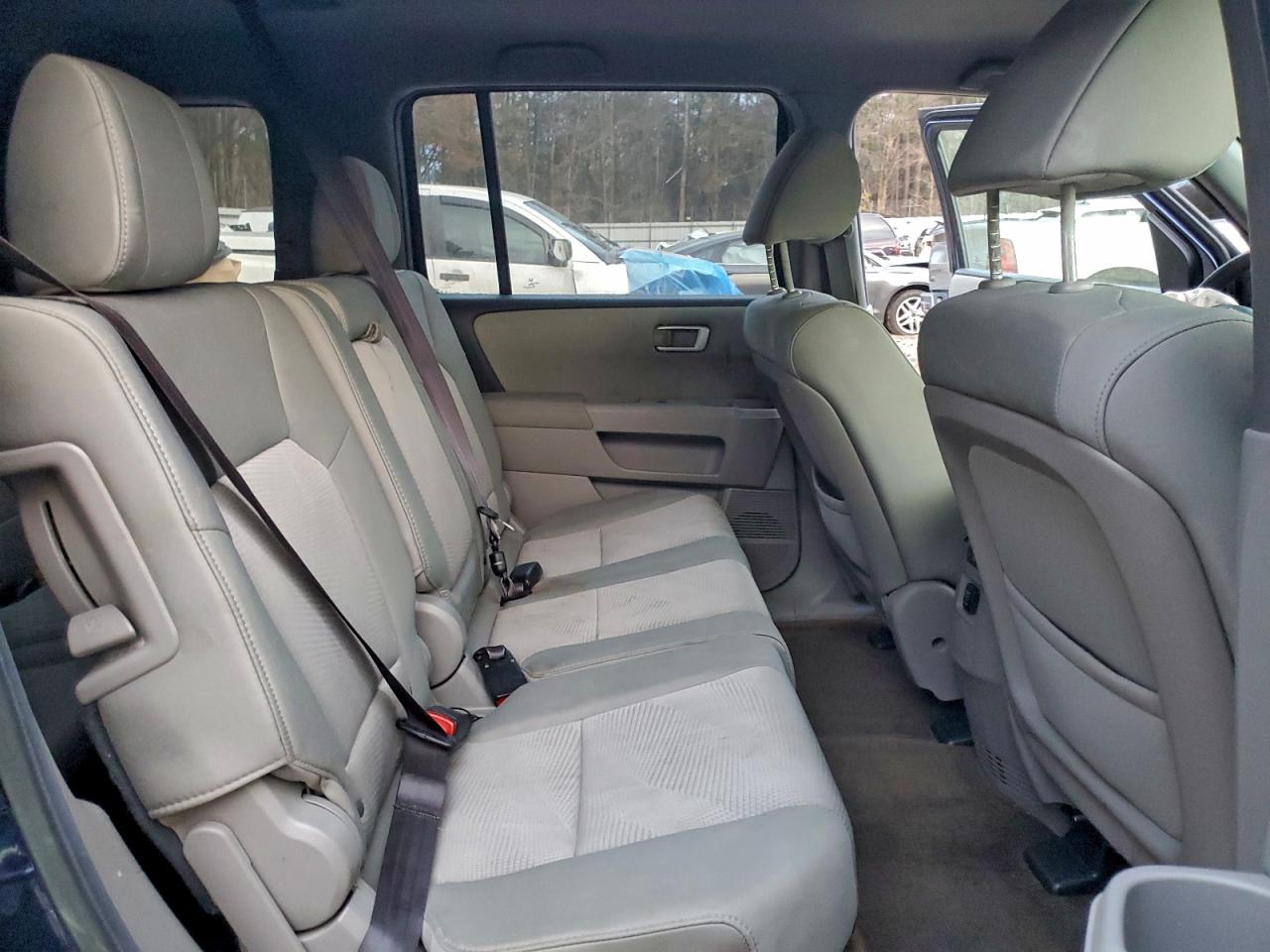 Honda Pilot Lx Image 14