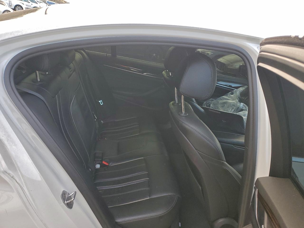 BMW 5 Series I Image 6